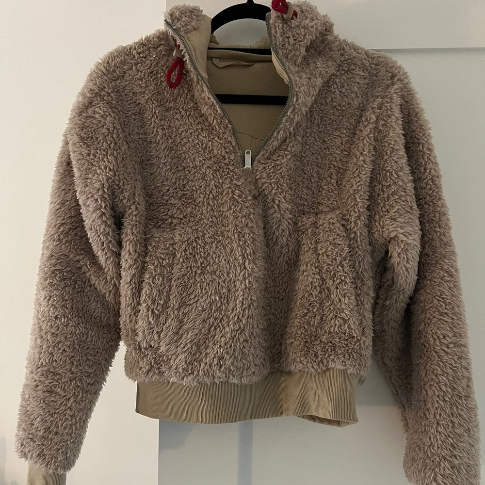 Lululemon Oh So Sherpa hooded jacket - size 6